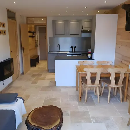 Apartment 17 *